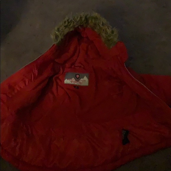 Red coat - Picture 2 of 2